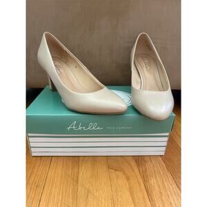 Abella true comfort beige heels